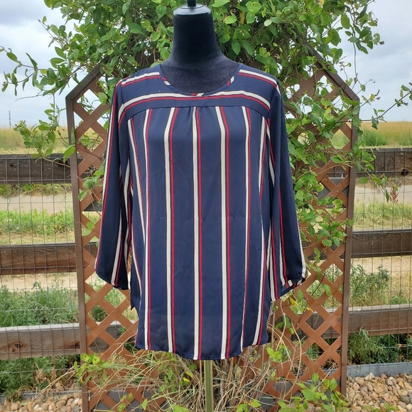 Van Heusen Women's Striped Blouse Size Medium Blue Beige Red - Picture 1 of 13